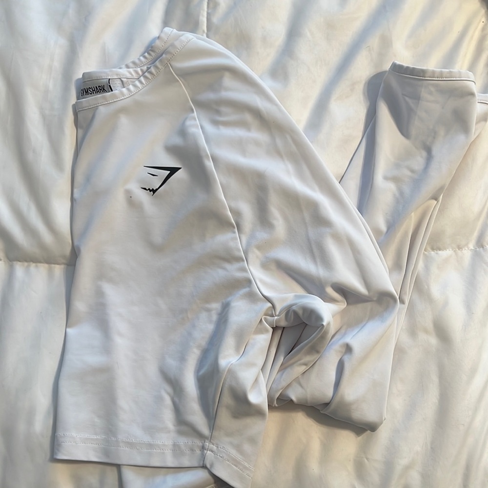 long sleeve gymshark crop top